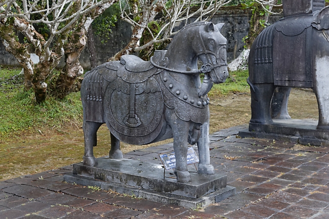 Hué-Tombeau de Minh Mang-011
